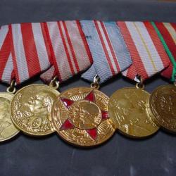 Médailles URSS en barrette.