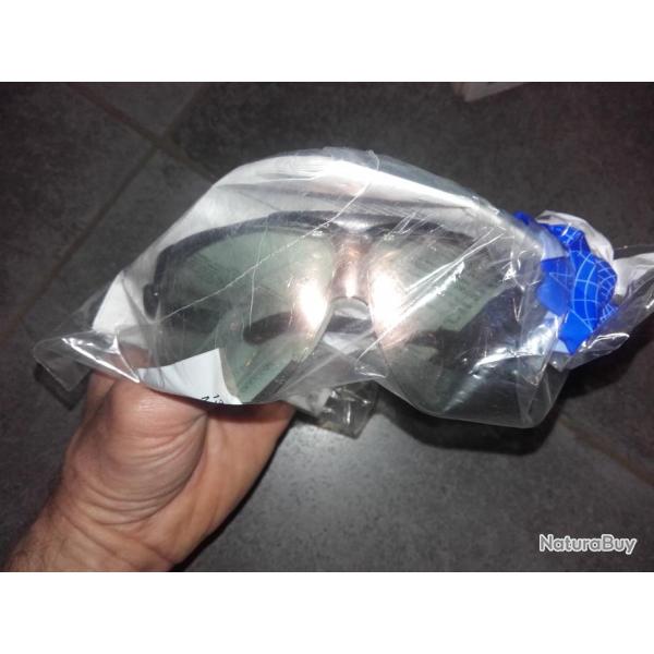 Vds Lunettes de tir 3M 13325-00000M (par 5 paires soit 3,4 Euros la paire)