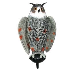 Appelant grand duc à ailes battantes