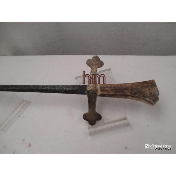 dague   epoque  medievale - misericorde  ?  -  longue de 43 cm
