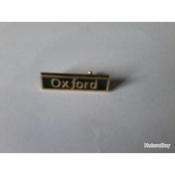 petite broche marque OXFORD 33 mm X 9 mm
