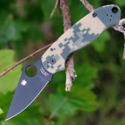 Couteau Spyderco Para Military 3 Manche G-10 Digital Camouflage Lame CPM S30V Made USA SC223GPCMOBK