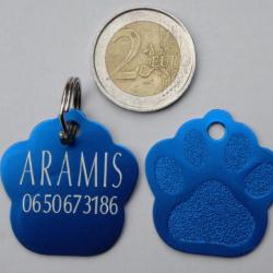 MEDAILLE Gravée chien bleue "patte" grand modèle gravure, personnalisation offerte