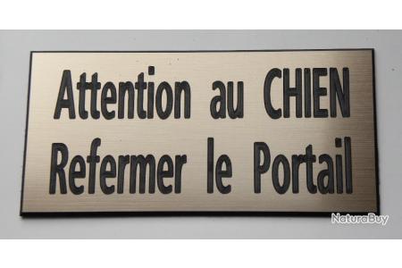 plaque gravée ATTENTION  AU CHIEN format 48 x 100 mm 