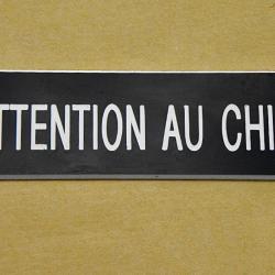 Plaque adhésive "Attention au CHIEN " format 29 x 100 mm fond NOIR