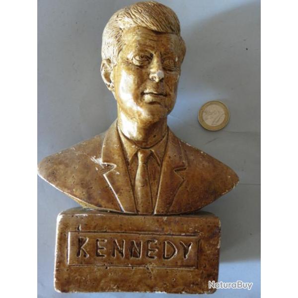 vintage buste JFK kennedy en platre signee  R Villa Avignon