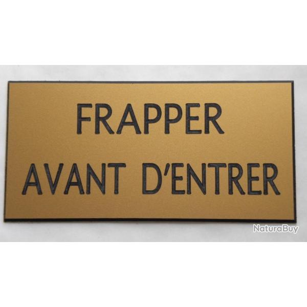 Plaque adhsive "FRAPPER AVANT D'ENTRER" format 48 x 100 mm fond OR