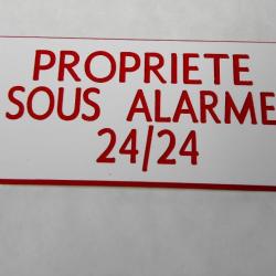 Pancarte  "PROPRIETE SOUS ALARME 24/24" format 75 x 150 mm fond BLANC TEXTE ROUGE