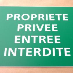 Pancarte adhésive "PROPRIETE PRIVEE ENTREE INTERDITE" format 150 x 115 mm fond VERT