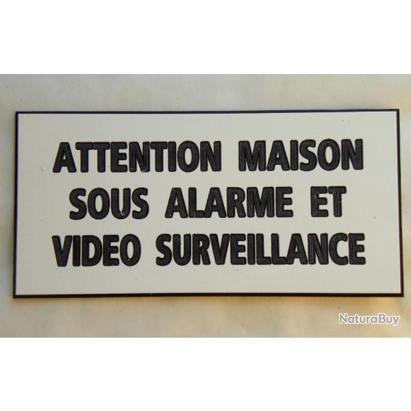 Plaque adhsive "ATTENTION MAISON SOUS ALARME ET VIDEO SURVEILLANCE" format 48 x 100 mm fond BLANC