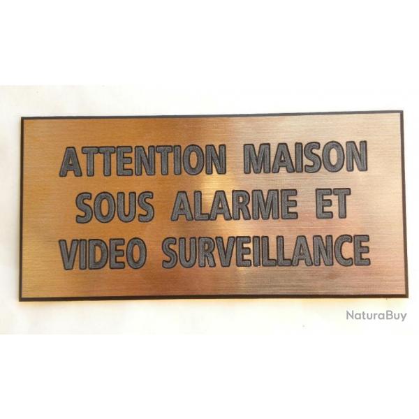 Plaque adhsive "ATTENTION MAISON SOUS ALARME ET VIDEO SURVEILLANCE" format 48 x 100 mm fond CUIVRE