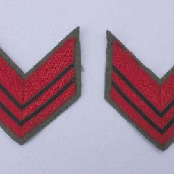 Lot de deux grades tissus au grade de Sergent ( Royal Marines Anglais )