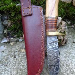 Couteau Damas Hunter Wood/Leather Handle Lame Acier 256 Couches Etui Cuir DM1100