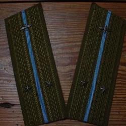 Rares Epaulettes  soviétique de lieutenant  d'aviation.