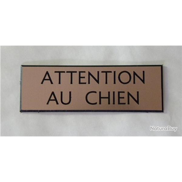 Plaque adhsive "ATTENTION AU CHIEN " dimensions 29 x 100 mm fond cuivre