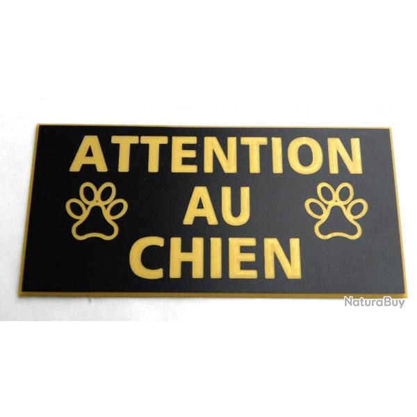 Plaque adhsive "ATTENTION AU CHIEN " format 48 x 100 mm fond NOIR TEXTE OR