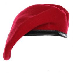 BERET - TAILLE  61   - COULEUR  ROUGE  - 211117