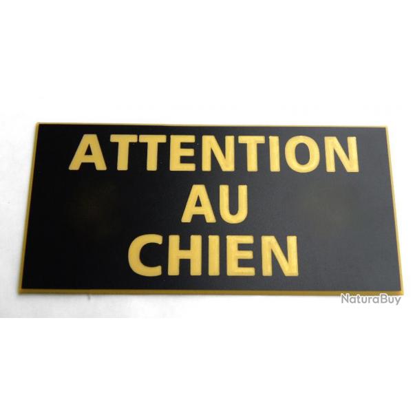 panneau "ATTENTION AU CHIEN" dimensions 98 x 200 mm fond noir texte or