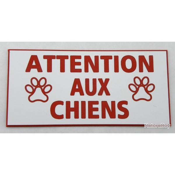 Plaque adhsive "ATTENTION AUX CHIENS " format 48 x 100 mm fond BLANC TEXTE ROUGE