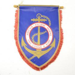 Fanion Amicale des anciens marins, unis comme à bord