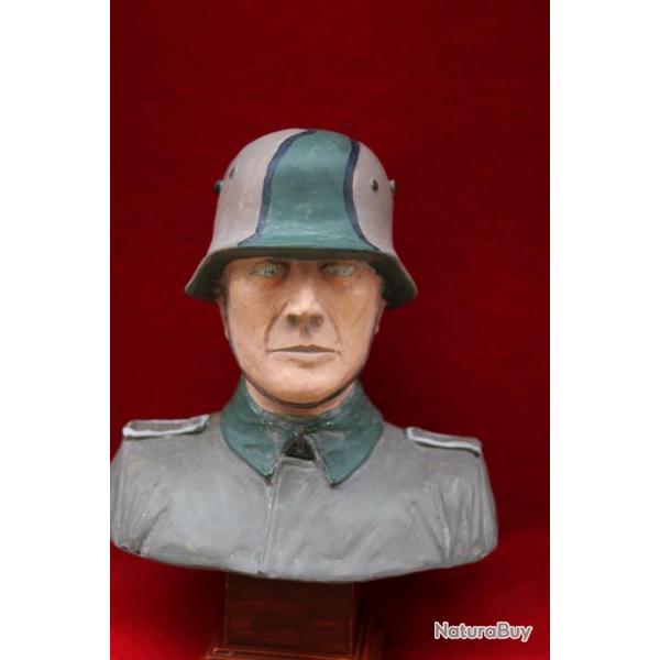 Buste sur socle Soldat Allemand de 1914-1918 avec casque trois tons