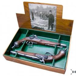 Réplique décorative Denix d'une paire de pistolets de duel italien à poudre noire