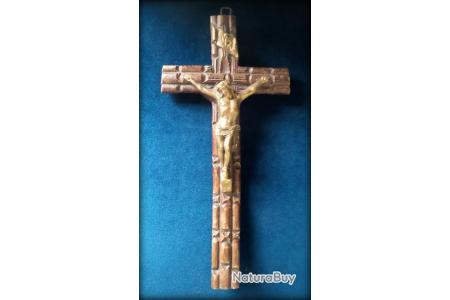 Jesus Christ Sur Sa Croix Christ En Stuc Objet De Collection Ancien Annees 30 Objets Divers