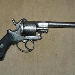 REVOLVER EN 9 MM A BROCHES