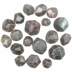 Pierres brutes cristaux grenat almandin - 1 à 1.5 cm - Lot de 3