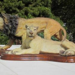 taxidermie naturalisé empaillé chasse  statue couple de lions  en résine