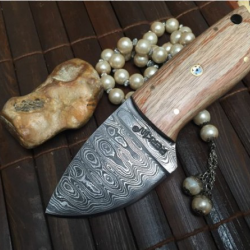 Petit couteau de chasse artisanal - Full Tang - Acier Damas - Couteau de cou