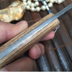 Petit couteau de chasse artisanal - Full Tang - Acier Damas - Couteau de cou (3)