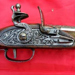 Beau, grand ,super ciselure un pistolet à Silex type XXèmes