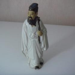 statuette en porcelaine de chine hauteur 12,5 cm x 5 cm