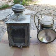 1939-45 - ANCIENNE LAMPE MILITAIRE COMPLETE AVEC SES FILTRES . AJC