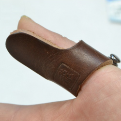 Protection pouce cuir