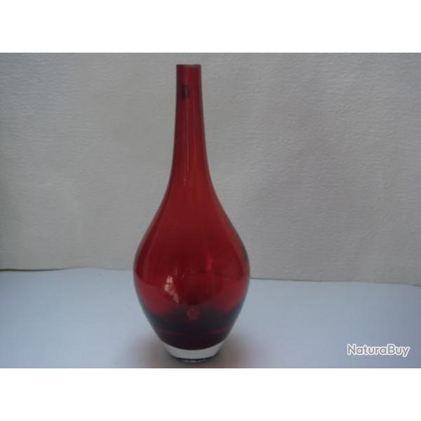 vases soliflore rouge  hauteur 32 cm diametre 12 cm