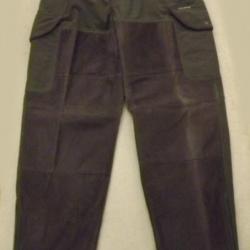 Pantalon Runnarkop couleur vert et maron taille 44