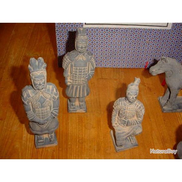 Soldats chinois dynastie QIN avec coffret d'origine.