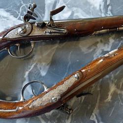 paire de pistolets à silex Barthelemi Bourlier -vers 1745-