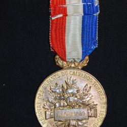 MEDAILLE DES ENFANTS DU CALVADOS TOMBES EN 1870/1871-ANCIENS COMBATTANTS GUERRE 1870