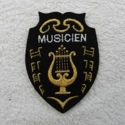 Insigne badge militaire français musicien