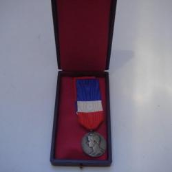 medaille en argent ministere du commerce 1943