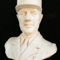 Buste du Gal de Gaulle  ( Finition bllanc cassé )