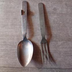 1942 COUVERTS fourchette, cuillère en alu. Armée suisse WW2. Fabricant Wenger (baïonnette)