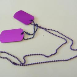 PAIRE DE DOG-TAG METAL FANTAISIES COULEUR VIOLET