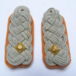 PAIRE DE PATTES DE D'EPAULE DE LIEUTENANT-COLONEL DE LA FELDGENDARMERIE