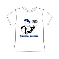 TEE SHIRT BLANC MANCHES COURTES IMPRIME TROUPES DE MONTAGNE AVEC CHASSEUR ALPIN ET INSIGNE DEVANT