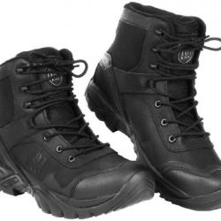 PAIRE DE CHAUSSURES SEMI MONTANTES / BOOTS MI HAUTEUR RECON EN CUIR NOIR A LACET