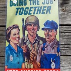 PLAQUE METAL PROPAGANDE U.S. WWII "DOING THE JOB TOGETHER"